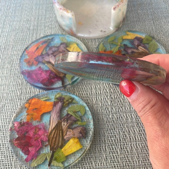 Handmade Pressed Flower Coaster Set and Holder Round Colorful - Picture 11 of 16